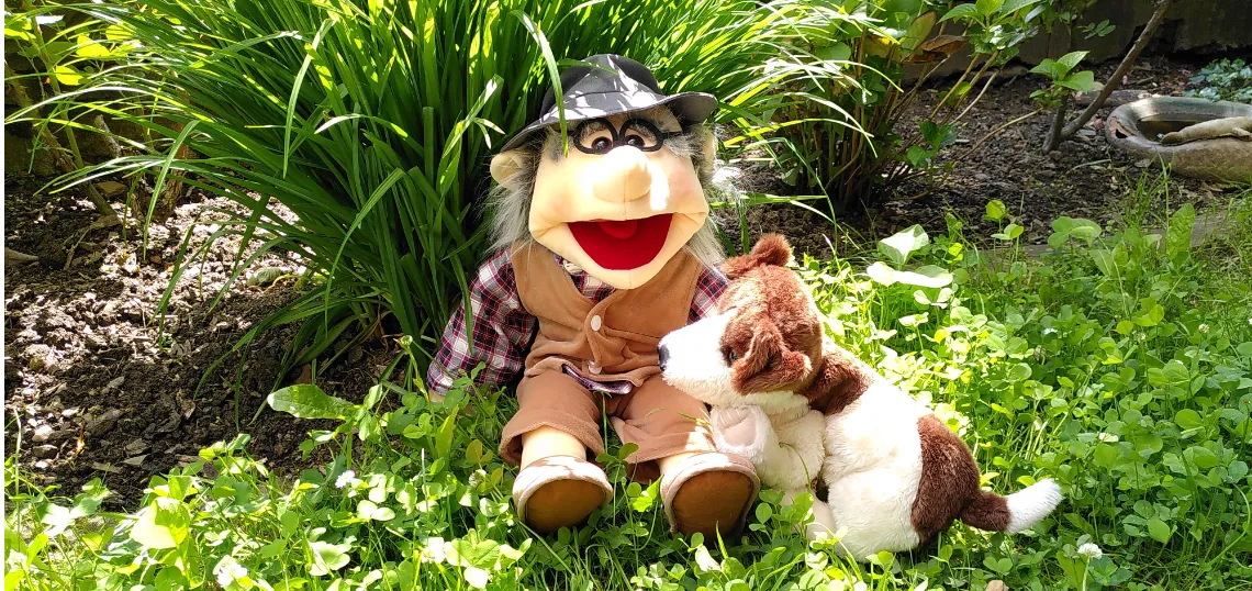 Unser Karl Heinz mit Wuppsi im Garten